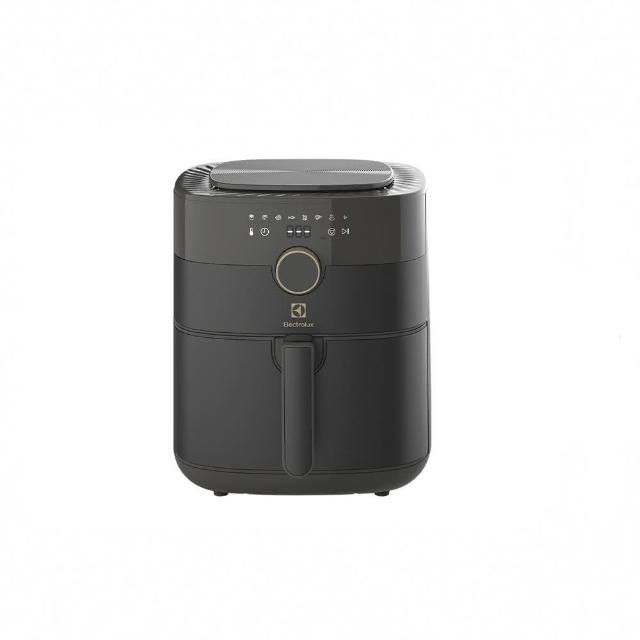 Electrolux伊萊克斯 E6AF1-520K 型號多功能家電，容量達2公升以上，適合臺灣家庭使用。尺寸297.5 x 378.3 x 350 mm，重量僅7.1 Kg，110V/60Hz電壓，消耗功率1000W以上，提供高效能烹煮體驗。產地中國，享1年保固，並具BSMI許可字號 CI339064281722，品質保證，完美結合實用與耐用，是您廚房不可或缺的電器好夥伴。