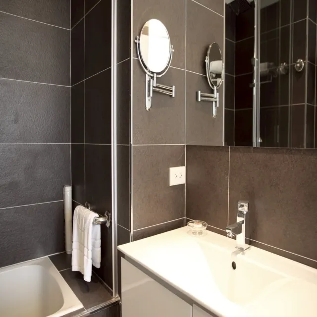 首都大飯店松山館｜新春特惠！寒假不加價★2大1幼標準客房純住宿(饒河夜市正對面)