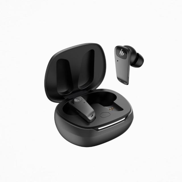 Edifier 漫步者 NeoBuds Planar 真無線入耳式藍芽耳機,採用先進平面振膜技術,提供高解析音質與沉浸式聆聽體驗。支援藍芽連線,內建麥克風適合通話,TYPE-C 充電埠方便快速充滿。黑色系設計輕巧舒適,重量僅 310g,通用作業系統相容,產地中國,一年保固。NCC 認證碼 CCAH25LP1380T0,BSMI 許可字號 R3B489,品質保證。 Edifier漫步者 NeoBuds Planar