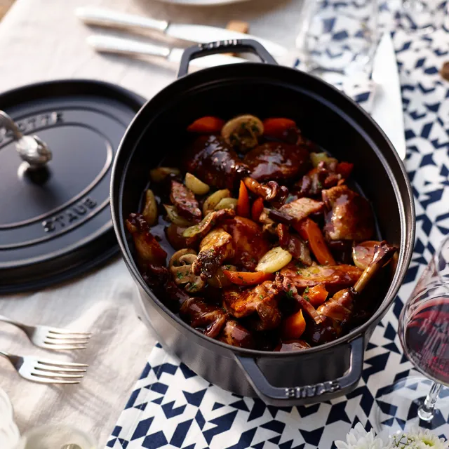 【法國Staub】橢圓琺瑯鑄鐵鍋23cm-2.35L/新舊包裝隨機出貨(德國雙人牌集團官方直營)