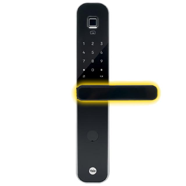 Yale耶魯 YDM-7220 四合一電子鎖，結合指紋、密碼、感應卡（悠遊卡、一卡通或RFID卡）和鑰匙開門方式，提供最高安全保障。可登入100組指紋與100組感應卡，使用者密碼4-10位數設定，適用門厚4-7.5cm，使用4顆3號鹼性電池，緊急9V電池供電。產地中國，三年保固，NCC認證CCAN20LP0550T1。智慧便捷，適閤家用門鎖升級。