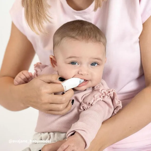 【brush baby】嬰兒口腔清潔手指棉巾-8盒(多入優惠)
