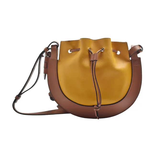 【LOEWE 羅威】Horseshoe系列撞色馬蹄造型牛皮斜背包(小-檸檬黃/咖啡)