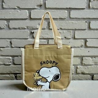 【SNOOPY 史努比】-史努比擁抱史塔克-拉鍊式保溫手提袋/便當/飲料兩用