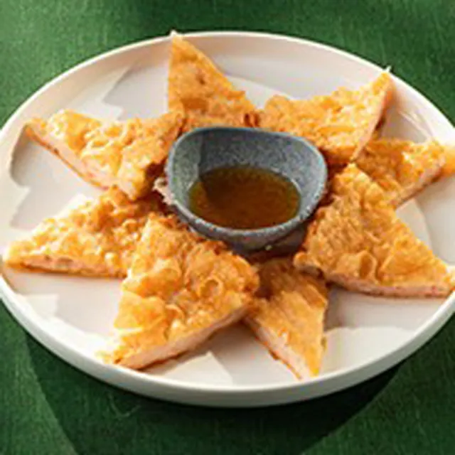 【板橋凱撒大飯店】蓮花餐廳平日週一至週二單點吃到飽午或晚餐券(週日+220)
