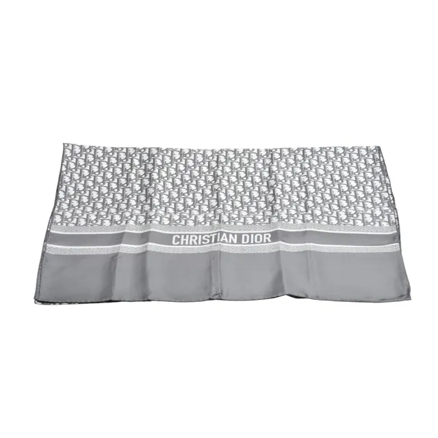 【2026】絲巾推薦10款高評價絲巾品牌排行 | 好吃美食的八里人