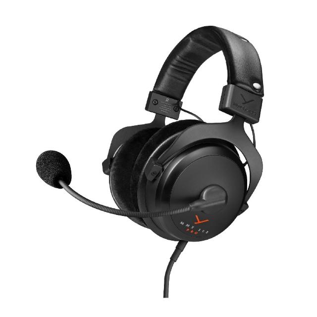 beyerdynamic 拜雅 MMX 300 PRO 是一款耳罩式專業監聽耳機，具備優秀降噪功能，適合錄音室和專業音訊工作。透過其他認證確保音質純淨，提供舒適佩戴與精準監聽體驗，提升您的創作效率。