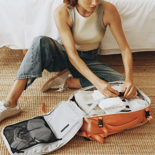 【BAGSMART】旅行雙肩後背包登機包29L 四色任選 (美國品牌 大容量 登機 健行 旅行)