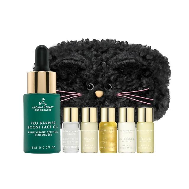 AA英國皇家芳療精華油(撫紋)為一款清新調複方精油，容量15mL，一般包裝，公司貨。本產品含精華油成分，適合日常使用，儲存期限為3至5年，請詳見產品包裝標示。