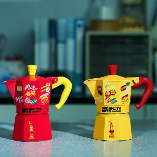 【Bialetti 比亞樂堤】坂本日常 Sakamoto Days聯名限量款-經典摩卡壺MOKA-3杯份(黃色/紅色任選)