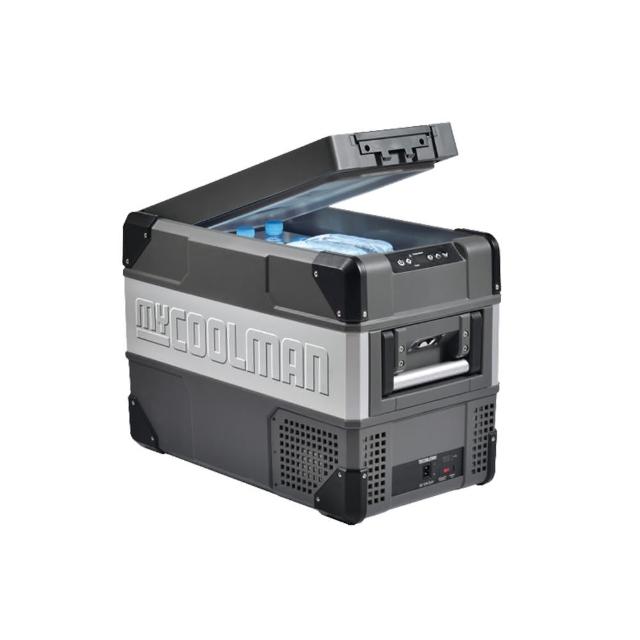 MYCOOLMAN CCP53DZ 越野級雙溫行動冰箱，容量53公升，適合51L~60L範圍使用。具備握把設計，便於攜帶，中國製造。THE TRANSPORTER系列專為越野冒險打造，雙溫控功能保持食物新鮮，完美適合戶外露營、車載旅行與長途探險。高效節能，耐用可靠，讓您的旅程更舒適！