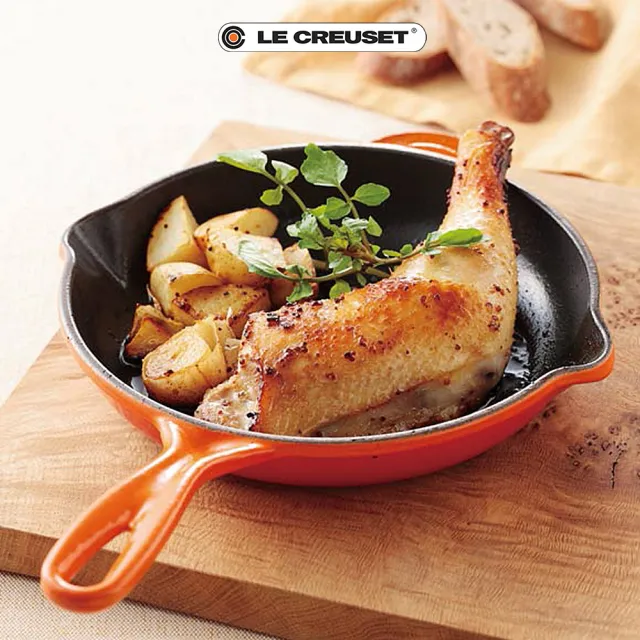 【Le Creuset】琺瑯鑄鐵鍋單柄圓煎盤23cm(雪紡粉/櫻桃紅/綠光森林)3色選1
