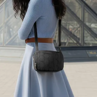 【Travelon】美國 Runways 3層防盜斜背包 墨黑 / RFID防盜包 斜背包 側背包 防割防搶