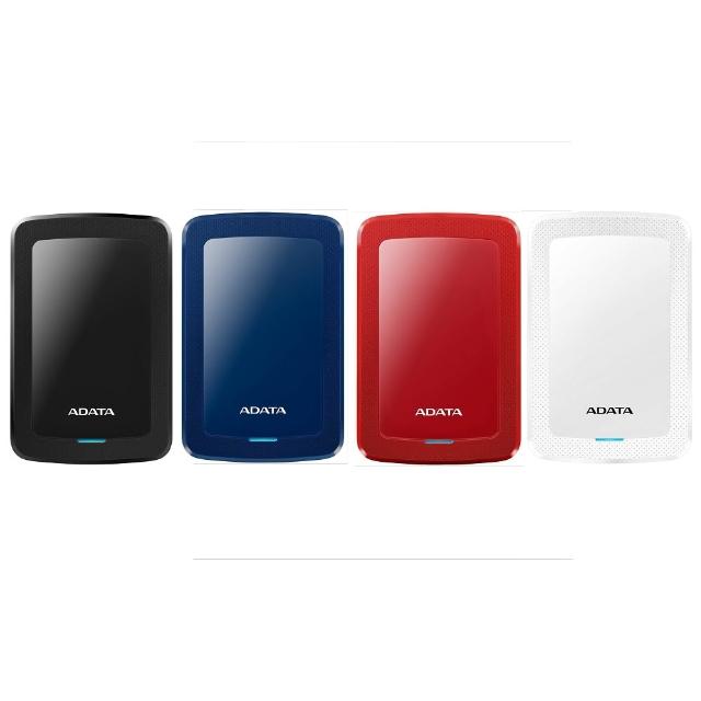  ADATA 威剛 HV300 外接硬碟提供 2TB 大容量儲存空間，採用 2.5 吋尺寸與 USB 3.1 高速傳輸介面，USB 供電設計無需外接電源。藍色系外觀輕薄，尺寸僅 125.7 x 80.5 x 10.3mm，重 139.8g，適合行動辦公與資料備份。享有三年保固，BSMI 認證，新舊包裝隨機出貨。高效能儲存解決方案，讓您隨時攜帶大量檔案！ 