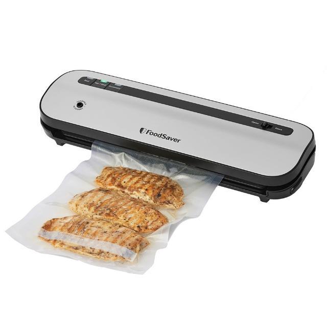 FoodSaver VS1230 真空包裝機，專業品牌設計，尺寸41.2(L)*13.8(W)*7.7(H) cm，重量約1.57kg，中國產地，享1年保固。完美密封新鮮食材，延長儲存期限，適閤家庭廚房使用，提升食品儲存效率。