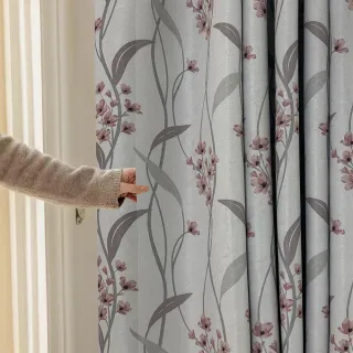 【特力屋】防蹣抗菌亮絲印花遮光窗簾 柔粉花漾 200X165