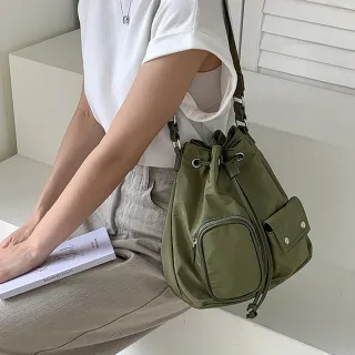 【EMMA SUE】雙11 奶茶色包包 日系包包 斜背包 水桶包 工裝包 黑色包包 抽繩包 尼龍斜背包 尼龍 