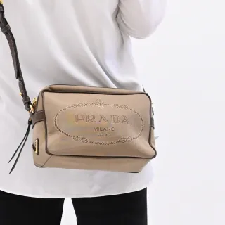 【PRADA 普拉達】復古品牌大LOGO帆布皮飾邊方包斜背包(駝咖)