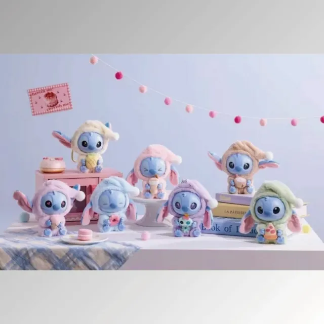 【ToysRUs 玩具反斗城】Miniso Disney Stitch 迪士尼史迪奇再困也要吃一口系列搪膠毛絨盲盒- 隨機發貨