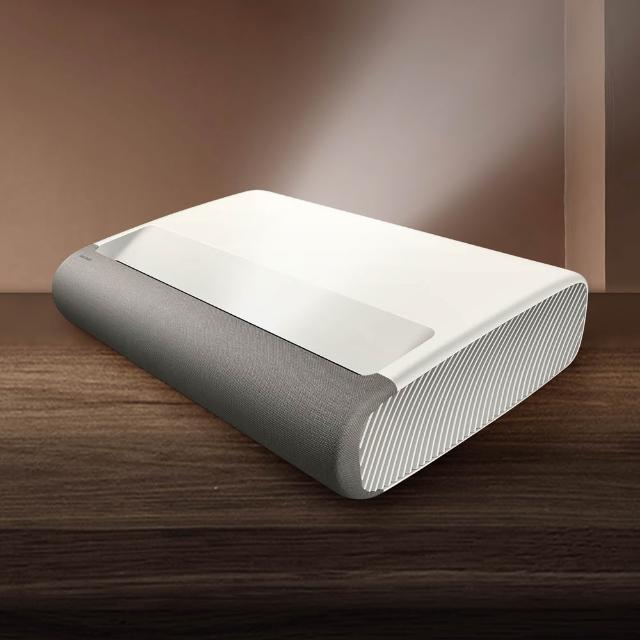 SAMSUNG 三星 SP-LPU9DSAXXZW 4K UHD (3840x2160) 雷射投影機，專為家用設計，支援 HDMI 連線、AirPlay 手機平板鏡射、Disney+ Netflix YouTube 串流播放。內建杜比音效、手動梯形校正及短焦功能，讓您輕鬆享受大畫面娛樂體驗。提供 2 年保固，優質家用投影機選擇。