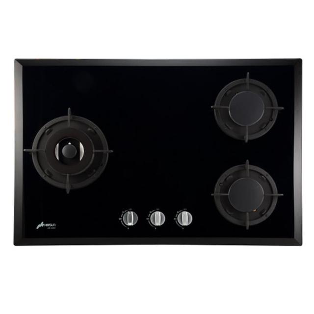 HOSUN豪山牌 SB-3205 HOSUN豪山牌 SB-3205-LPG 三口瓦斯爐臺,採用耐熱強化玻璃爐臺與傳統爐頭設計,提供穩定耐用效能。電子連續點火系統操作便捷,瓦斯消耗量約10~11kW,能源效率達第二級。機體尺寸780*520*114mm,適合標準安裝,產自其他國家,享有1年保固,BSMI許可依原廠公告。理想選擇給注重安全與效率的廚房使用。