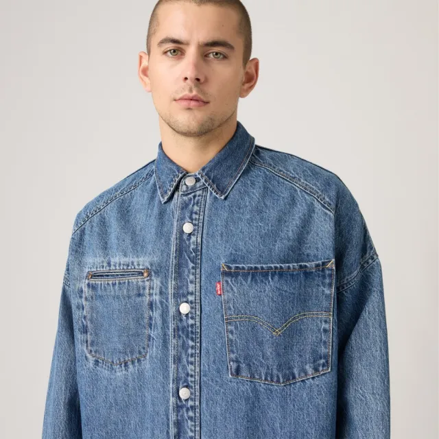 【LEVIS】襯衫式寬鬆版牛仔外套 / 口袋細節 男生上衣 熱賣單品 003M1-0001