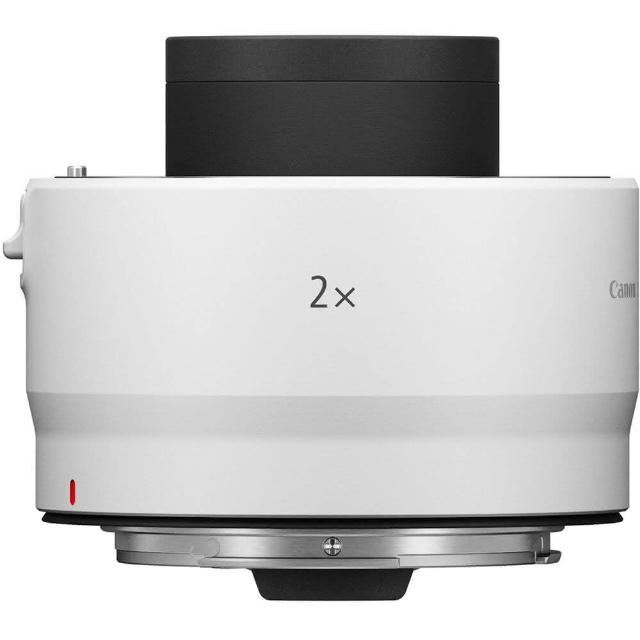 Canon RF 2.0x 延伸鏡專為RF接環鏡頭設計，將焦距瞬間加倍至2倍，維持高畫質與自動對焦效能。適合野生動物、體育攝影等遠距拍攝需求，輕巧耐用，提升您的專業攝影體驗。