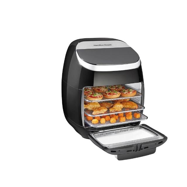 Hamilton Beach 漢美馳 35070 氣炸鍋，採用鍍鉻鋼材網盤與烤盤，容量達 2 公升以上，適閤家庭使用。尺寸長 30 x 寬 32 x 高 40 公分，內部空間長 24.5 x 寬 23.5 x 高 16.5 公分，功率 1000W 以上，支援 110V/60Hz。配備數位觸控式顯示幕、多功能配件包括託盤、網籃、烤盤及中文說明書，拆卸式設計易清潔。不鏽鋼旋轉烤架與滴盤，BSMI 許可 R39624，主機 1 年保固（不含配件）。產地中國，重量 5.9kg，已投保富邦產品責任險 1000 萬元。