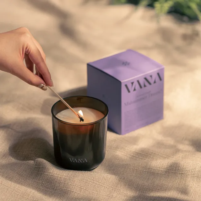 【VANA】瑞典純淨香氛蠟燭250g – 仲夏之夢|溫柔花果調|天然植物蠟|純素安心使用|療癒居家香氛
