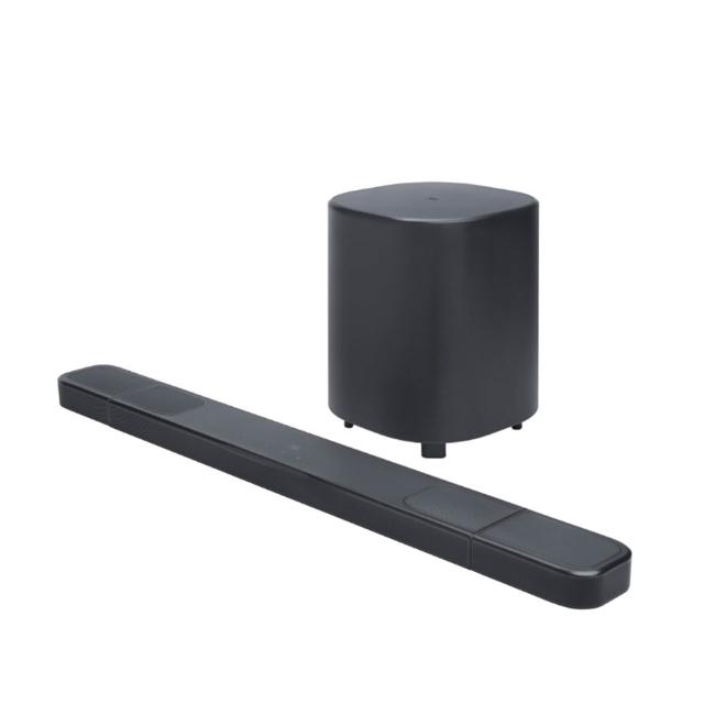 JBL BAR 1000MK2 是一款高階無線音響，提供卓越的音質與高解析度音效，支援多種音源格式，擁有強大的低音表現與清晰的高音，適閤家庭娛樂與音樂愛好者。內建高功率揚聲器與先進的音訊處理技術，帶來沉浸式音響體驗。支援 Bluetooth 5.2、Wi-Fi 6、Apple AirPlay 2 和 Google Cast，方便多裝置連線與串流播放。