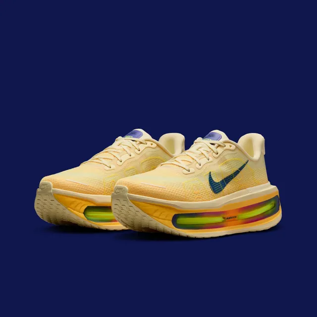 【NIKE 耐吉】慢跑鞋 Nike Vomero Premium  Alabaster 黃色 男鞋 HQ2050-701