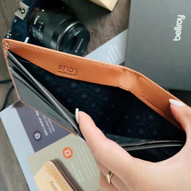 【Bellroy】Hide & Seek HI RFID防盜 植鞣皮短夾 皮夾