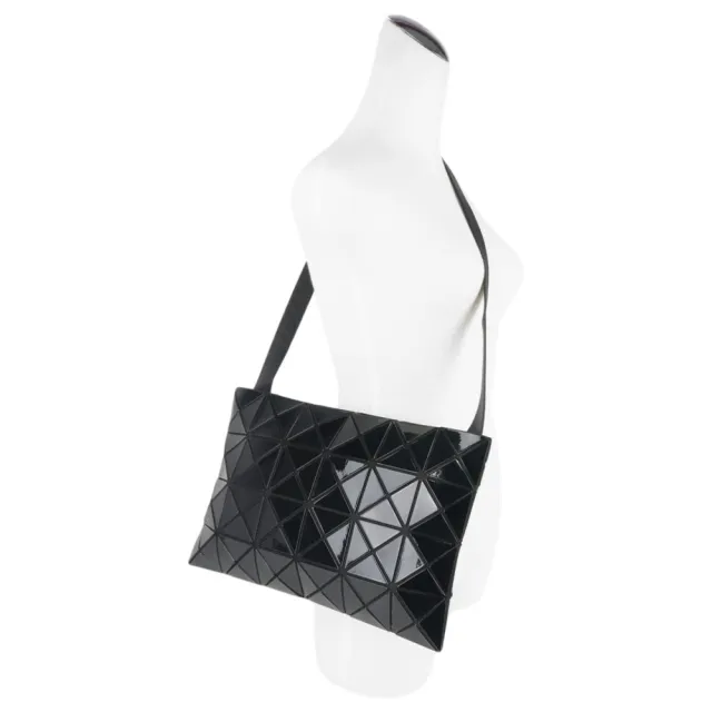 【ISSEY MIYAKE 三宅一生】BAO BAO LUCENT 4X6 拉鍊斜背包(黑色)