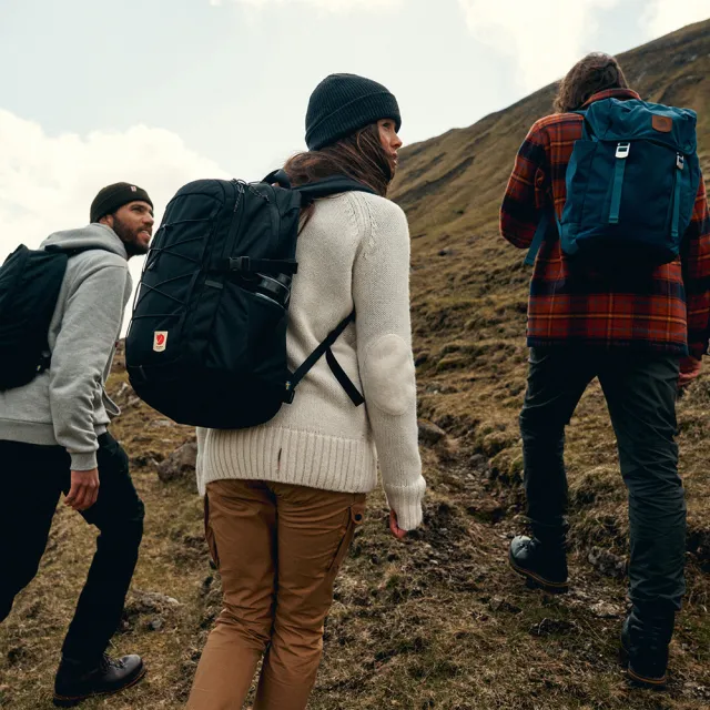【Fjallraven】Skule 28L後背包FR23346-171金橘550黑560海軍藍662森林綠243赤陶棕577雨雲藍