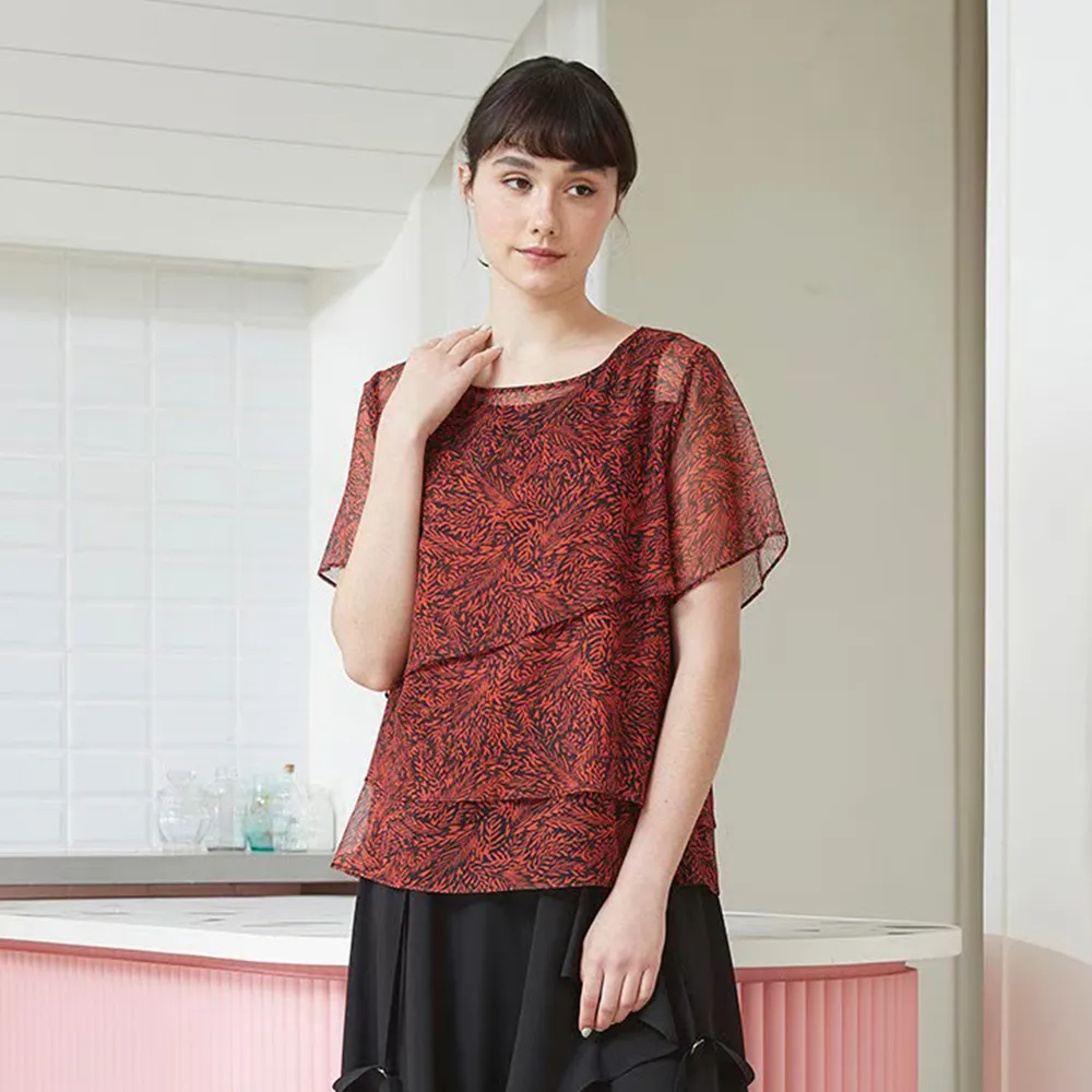 【ICHE 衣哲】Cop.Copine 法國原裝進口紅黑印花雪紡層疊上衣