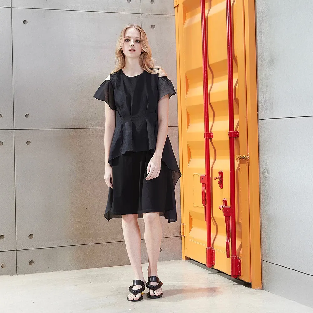 【ICHE 衣哲】Cop.Copine 法國原裝進口輕禮服露肩層次剪裁不對稱紗洋裝