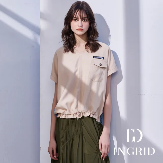 【IGD 英格麗】實體同步款-牛仔拼接V領抽繩上衣-杏色
