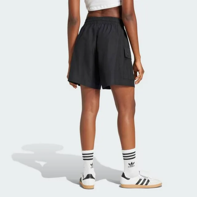 【adidas 愛迪達】運動 休閒 短褲 女褲 ESS C SHORTS(JD1514)