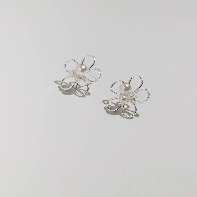 【vacanza】鏤空珍珠花 925純銀飾品 純銀耳環(抗過敏 生日禮物)