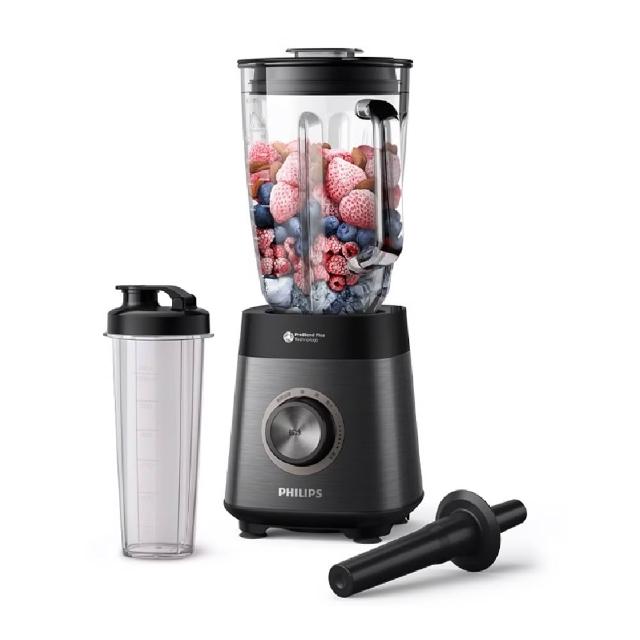  PHILIPS飛利浦HR3041/93專業型調理機，採用高硼砂玻璃內鍋耐熱耐用，900W~1000W強力馬達高速20000~25000轉，適合1~2L果蔬調理，尺寸18.1x16.8x41.3cm、4.8kg輕巧設計，110V電壓中國製造，享2年保固及BSMI R3D904認證，輕鬆製作新鮮果汁、蔬果泥，專業級家用調理神器。 