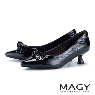 【MAGY】嚴選牛皺漆皮尖頭蝴蝶結中跟鞋 黑色