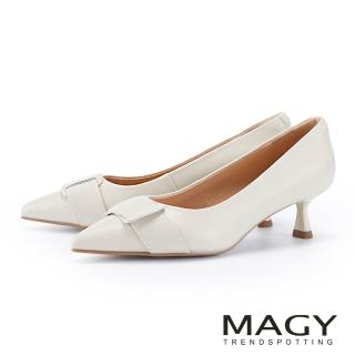 【MAGY】嚴選羊皮超纖皮尖頭中跟鞋 米白