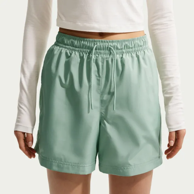 【NIKE 耐吉】短褲 女 運動褲 AS W NSW MR ESSNTL WVN SHORT 綠 FV7558-006