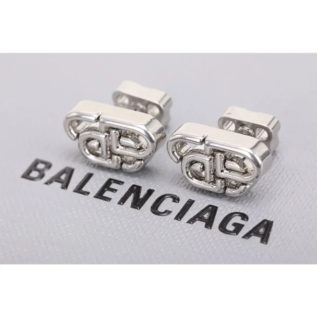 【Balenciaga 巴黎世家】STUD BB XS 字母穿針式耳環-銀色(耳環 耳針 飾品)