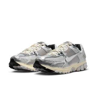 【NIKE 耐吉】休閒鞋 氣墊 男 NIKE ZOOM VOMERO 5 銀白 復古奶油底 (IM3486002)