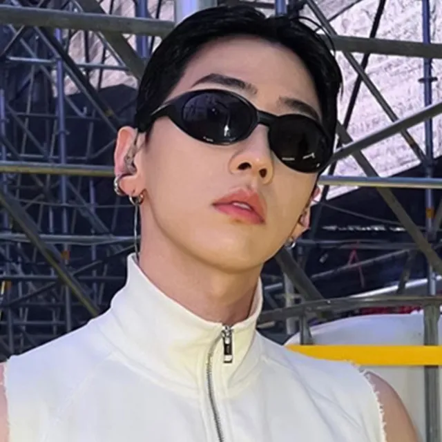【Oakley】Eyejacket redux 經典橢圓墨鏡(OO9438 01、 26)