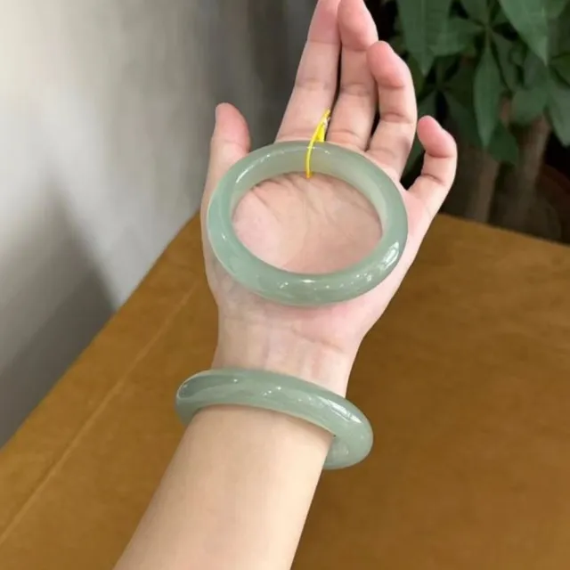 【Penny 珮妮】東陵玉 綠玉 手鐲 3尺寸選1 (母親節 情人節 交換禮物 生日禮物 尾牙 新年 結婚