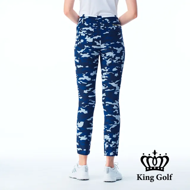 【KING GOLF】網路限定款-女款立體皇冠刺繡滿版數位迷彩印圖舒適修身休閒長褲/高爾夫球褲-藍色