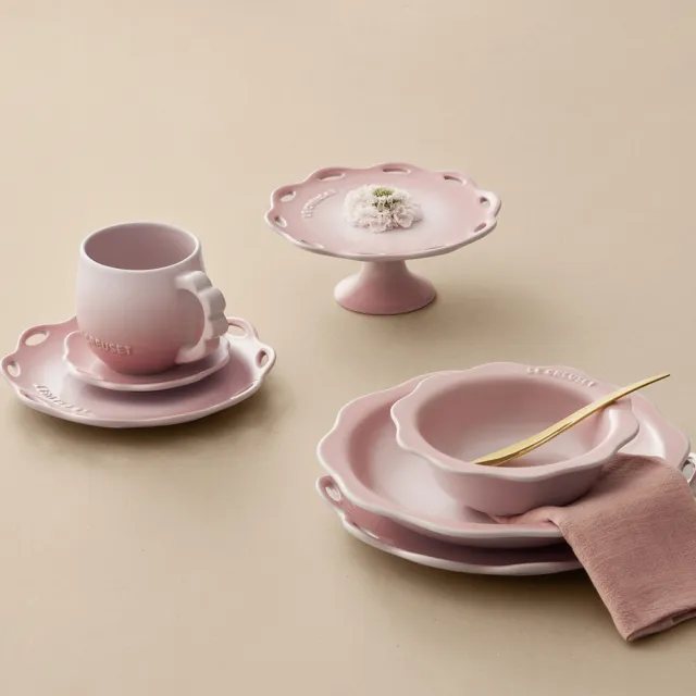 【Le Creuset】瓷器蕾絲花語系列馬克杯320ml(蛋白霜/銀灰藍/悠然綠/貝殼粉 4色選1)