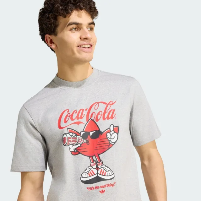 【adidas 愛迪達】短袖上衣 男 三葉草 亞規 COCA-COLA CC TREFFIE TEE 灰 KY2107
